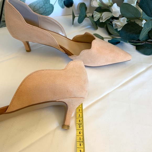 Size 10”Suede pointed toe cutout heel - Picture 4 of 5